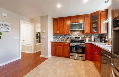 Northside House | Marbella Lane Triplex San Jose 11‑Min to Levi’s