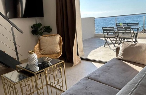 Tarcu Apartment | Mare Turchinu Magnifique Appartement Pieds Dans L'eau Tarcu Terrasse sur la mer