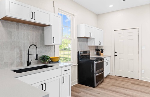 Lindenwald House | Marigold - Entire Home in Hamilton, Ohio - Historic charm with modern amenities
