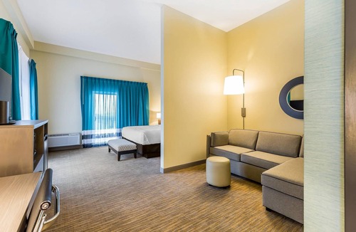 Chincoteague Hotel | Marina Bay Hotel & Suites, an Ascend Collection Hotel