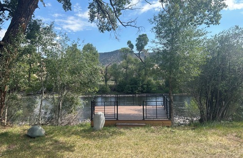South Fork House | Marvelous waterfront 3-bedroom on the River in South Fork your perfect getaway