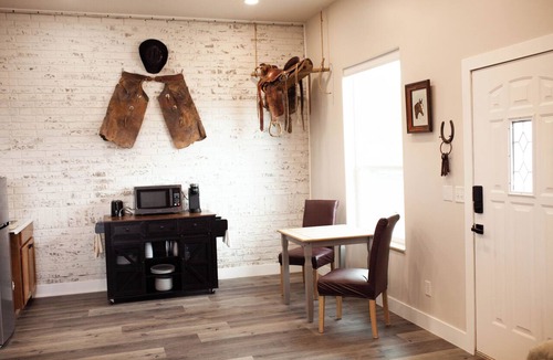 Salina Apartment | Marvelous western themed studio with AC in charming Salina.