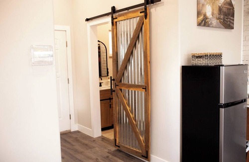 Salina Apartment | Marvelous western themed studio with AC in charming Salina.