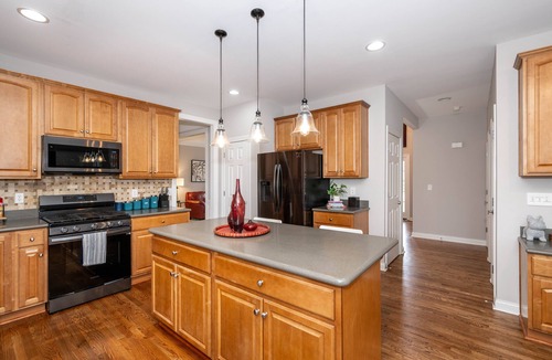 Mason House | Mason Oasis 5 BDR Home Sweet Home - Family-Friendly and Close to King’s Island!