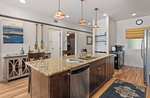 Sandpoint Condo | Master Suite w/Lake Views - Seasons at Sandpoint