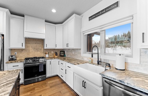 McCall House | Meadowbright VIsta - Large driveway - Clubhouse with pool & hot tub - River - Luxury