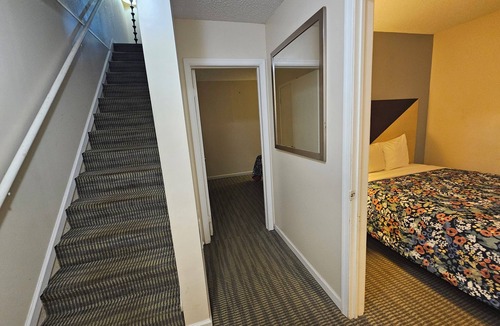 Williamsburg Hotel | Merrimac Inn & Suites