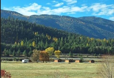 Superior House | Micham's Clark Fork River Retreat - River Front, Mountain View, Fire Pit - Cabin 4