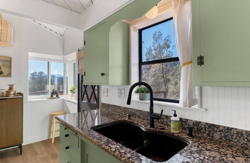 Wofford Heights Cabin | Mid Century Creekside Cabin with Hot Tub