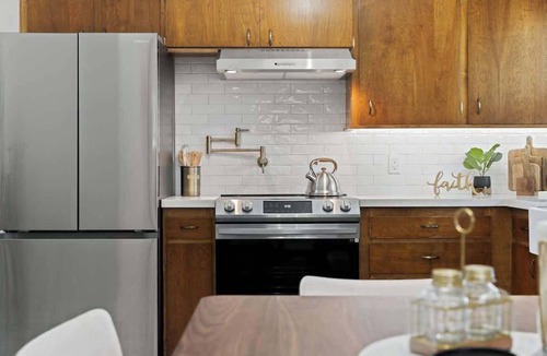 Visalia House | Mid-Century Visalia Home w/EV Charger & BBQ Grill