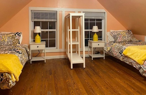 Midway House | Midway 3-Bedroom Home