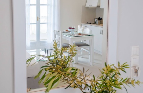 Adamas House | Milos Bay Suites