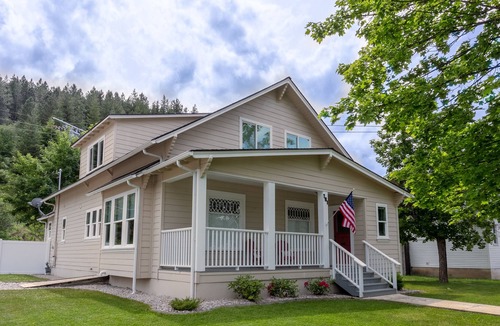 Kellogg House | Miner’s Manor Vintage charm with modern comforts