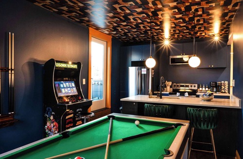 Fountain Square House | Mini Golf|Sauna|Hot Tub|Cinema|Large Group|BBQ