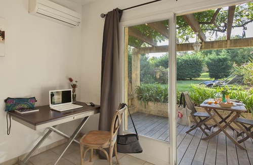 Calvi Villa | minivilla lilas indépendante à Calvi avec jardin et piscine, jardin et bbq