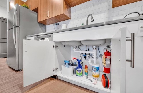 Downtown Apartment | Mins➞Downtown/Med District★2Beds★2Baths★Fully Stocked★24hr Gym★3TVs