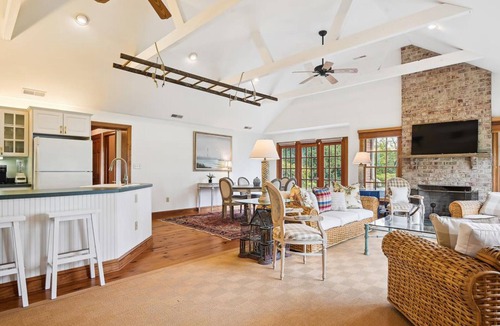 Royal Oak House | Minutes from Downtown Easton and St. Michaels | Charming | 4000 ft of Shoreline