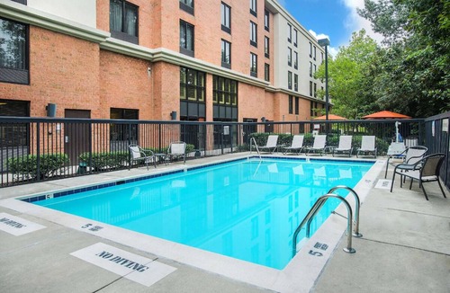 Parole Hotel | Minutes from History: 2 Relaxing Units w/Free Breakfast Near Downtown Annapolis