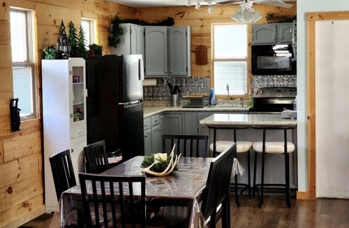 Wilkesville Cabin | MINUTES FROM HOCKING HILLS, ZALESKI STATE FOREST, VINTON COUNTY, LAKE HOPE!