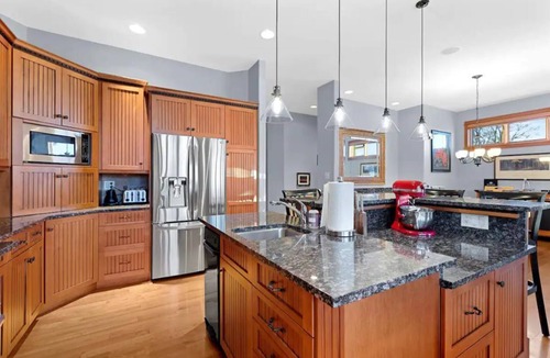 Farviews - Pattee Canyon House | Missoula Family Retreat