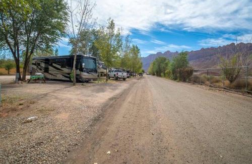 Moab South Valley House | Moab Glamping Setup Tent in RV Park #6 OK-T6