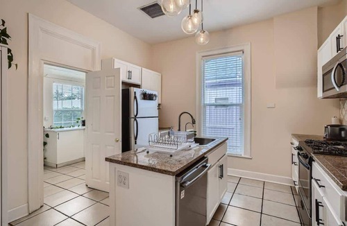 Lincoln Park House | Mod Downtown Perfection | 3BD w/Patio | Fast WIFI