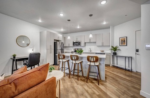 Draper Apartment | Modern 1bd Apartment w/Amenity Access