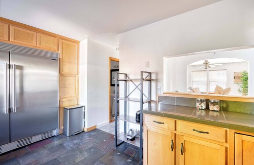Alberta Arts District House | Modern 2BR + pull-out couch Alberta Arts WalkScore 99
