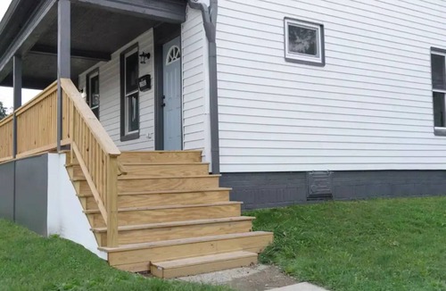 Indianapolis House | Modern 3 BR Townhouse Downtown Indy