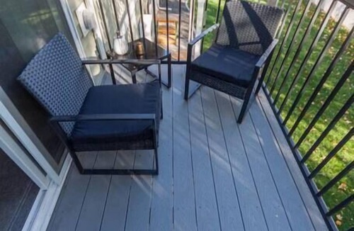 Spokane Valley Apartment | Modern and Stylish, KING bed, Wifi, FREE Parking!