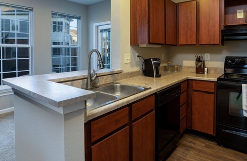 Carmel Apartment | Modern Apartment in Prime Location (ID8397X98)