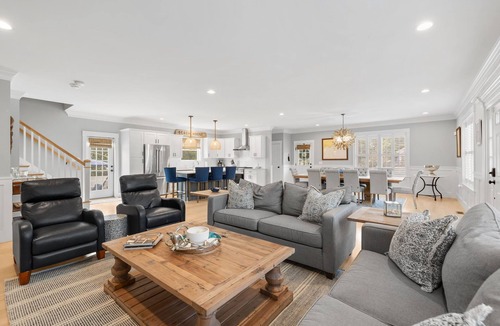 West Dennis House | Modern Beachside Luxury – 4BR Home with Plunge Pool & Pool House