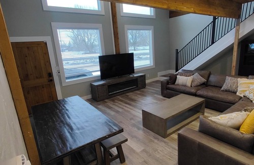 St. Anthony Cabin | Modern Bunkhouse located in the heart of activity for large groups