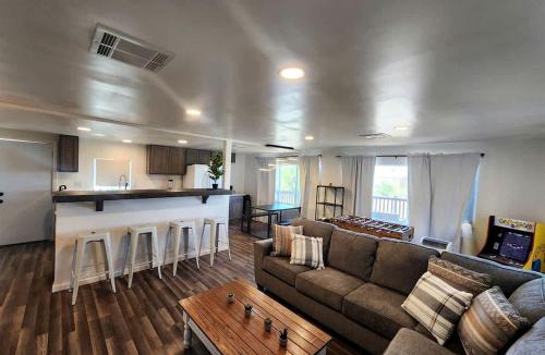 Meadview House | Modern Cabin with Arcade, Foosball Table and Fire Pit in Meadview, Arizona