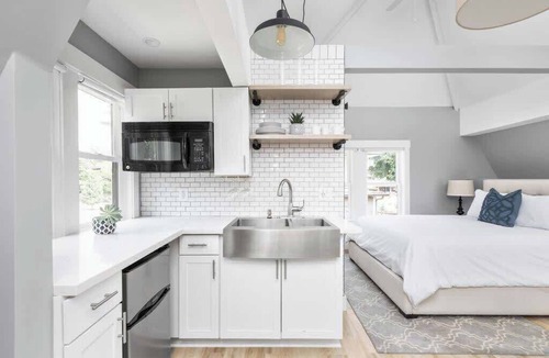 Mapleton/Fall Creek House | Modern Carriage House | Prime Location Parking