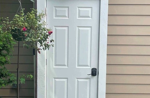 Mapleton/Fall Creek House | Modern Carriage House | Prime Location Parking