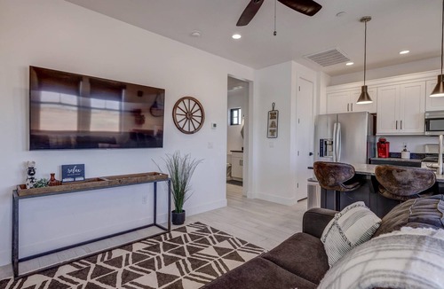 Washington Cottage | Modern | Clean | Getaway for Two! Mini Ranch Casita