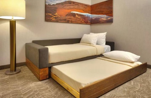 Moab Hotel | Modern Comfort in Moab, Steps from Trails and Short Drive to Arches & Canyonland