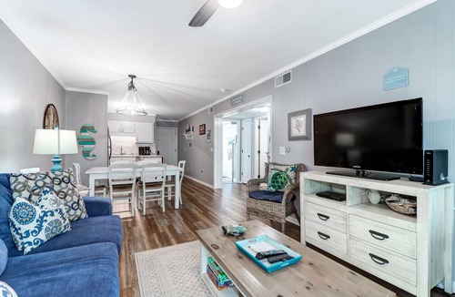 Isle of Palms Condo | Modern Condo, Pool, Close to Beach, Restaurants & Shops - 101A Oceanside
