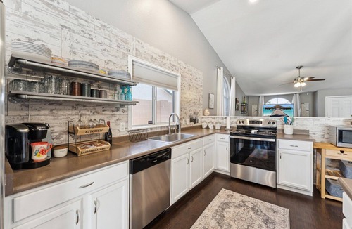 Castlegate House | Modern & Cozy House With Salt Pool & Baja Deck In San Tan Valley