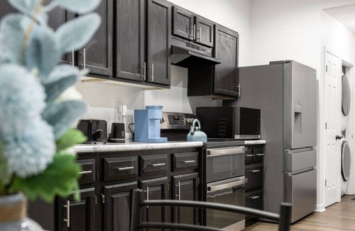 Indianapolis House | Modern & Cozy Indy Stay w/Free Parking
