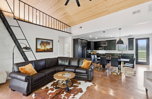 Frankfort Cabin | Modern creekside cabin on 32 private acres. 15 minutes from Buffalo Trace!