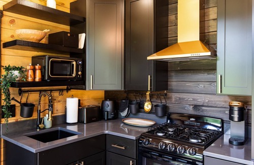 Sandpoint House | Modern Creekside Retreat w/Outdoor Soaking Tub