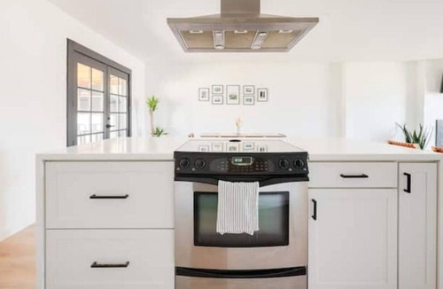 Village Grove House | Modern Entertainment in The Heart Of Scottsdale