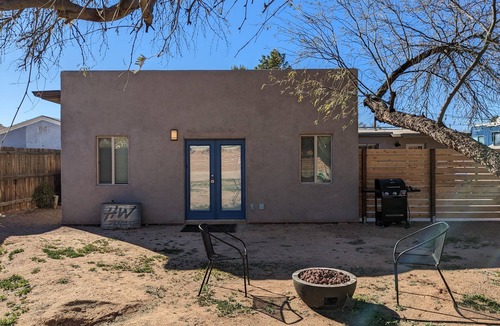 Palo Verde House | Modern Executive Suite w/kitchenette and laundry