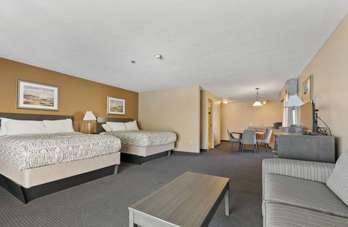 Put-in-Bay Condo | Modern Family Suite with Beautiful Lake View 215