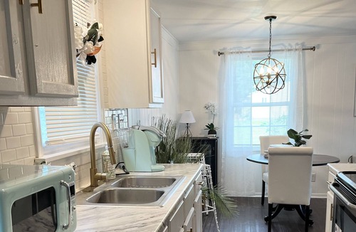 Temperanceville House | Modern farmhouse close to beach and fishing!