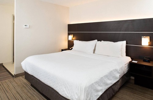 Dent Hotel | Modern Guest Room w/Spacious Layout + Relaxing Bathtub for a Comfortable Stay