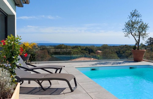 Taglio-Isolaccio House | Modern, high-quality furnished apartment for the family or a group of friends.