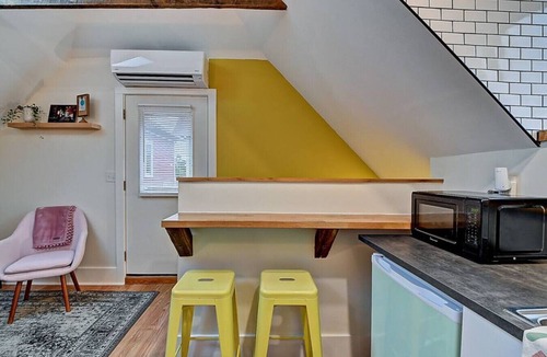 Herron Morton Apartment | Modern-light filled Loft *Hot Tub* Downtown Indy!